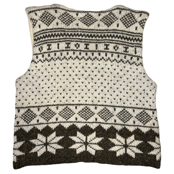 Boundary Waters Nordic Patterned Knit Wool Blend Vest - Picture 3 of 4